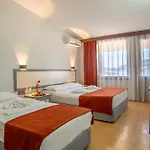 Oscar Seaside & Spa Hotel 4*