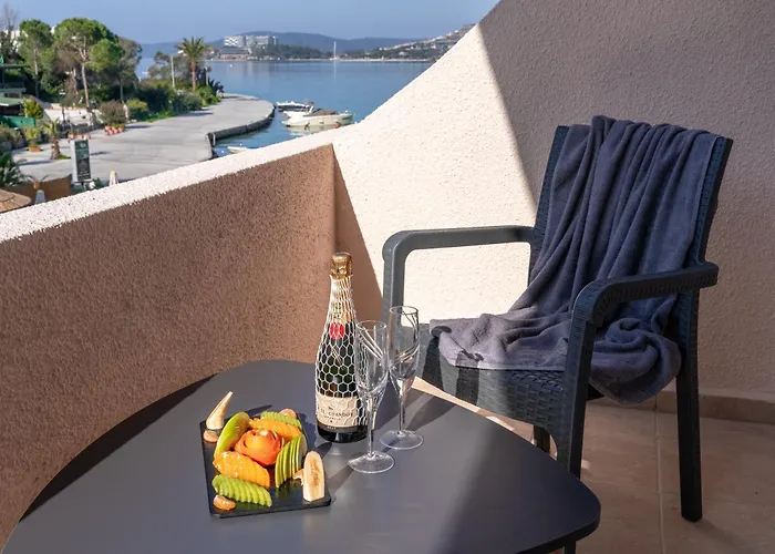 Oscar Seaside & Spa מלון 4*